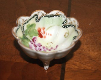 Vintage Nippon Moriage Salt Dish: Hand Painted Grape Motif, Gold Trim