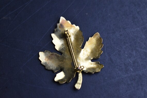 Vintage 1970s Gold Tone Metal Maple Leaf Or Oak L… - image 5