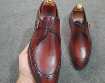 Handgjorda vinröda herrskor med munkrem, läderklackade brogueskor