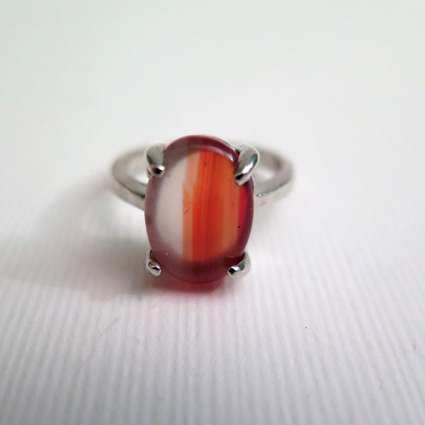 Vintage Ring with a White and Terracotta Glass Stone