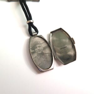Art Deco Baumeln Brosche, c.1920s, 1930s. Französische Art-Deco-Medaillon-Brosche, Widor legen Medaillon-Brosche, enthält Foto, ideales Geschenk für sie