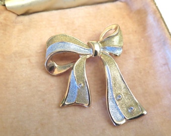 Vintage Bow Brooch, c.1980s, Smooth and Textured Silver and Gold Tone Bow Brooch. Vintage Brooches, Ribbon Brooch, Ideal Gift For Her