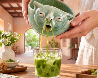 Funny Cat Whisking Bowl, Pouring Spout, Gift for Matcha Lovers