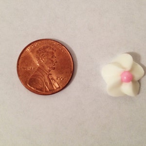 White Royal Icing Flowers with Pink Sugar Pearl Center image 3