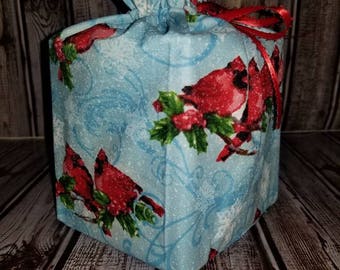 Homemade Christmas cardinals design fabric tissue box cover
