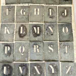 Plantillas de impresión francesas antiguas de metal para tipografía, alfabeto A-Z
