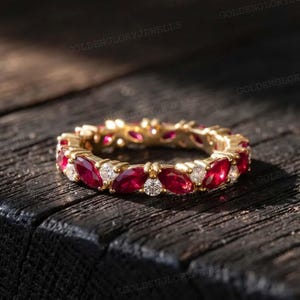Bague d'éternité en or avec rubis marquise et moissanite ronde alternée, pierre de naissance de juillet, bague empilable en pierre précieuse rouge, bijou de mariée vintage