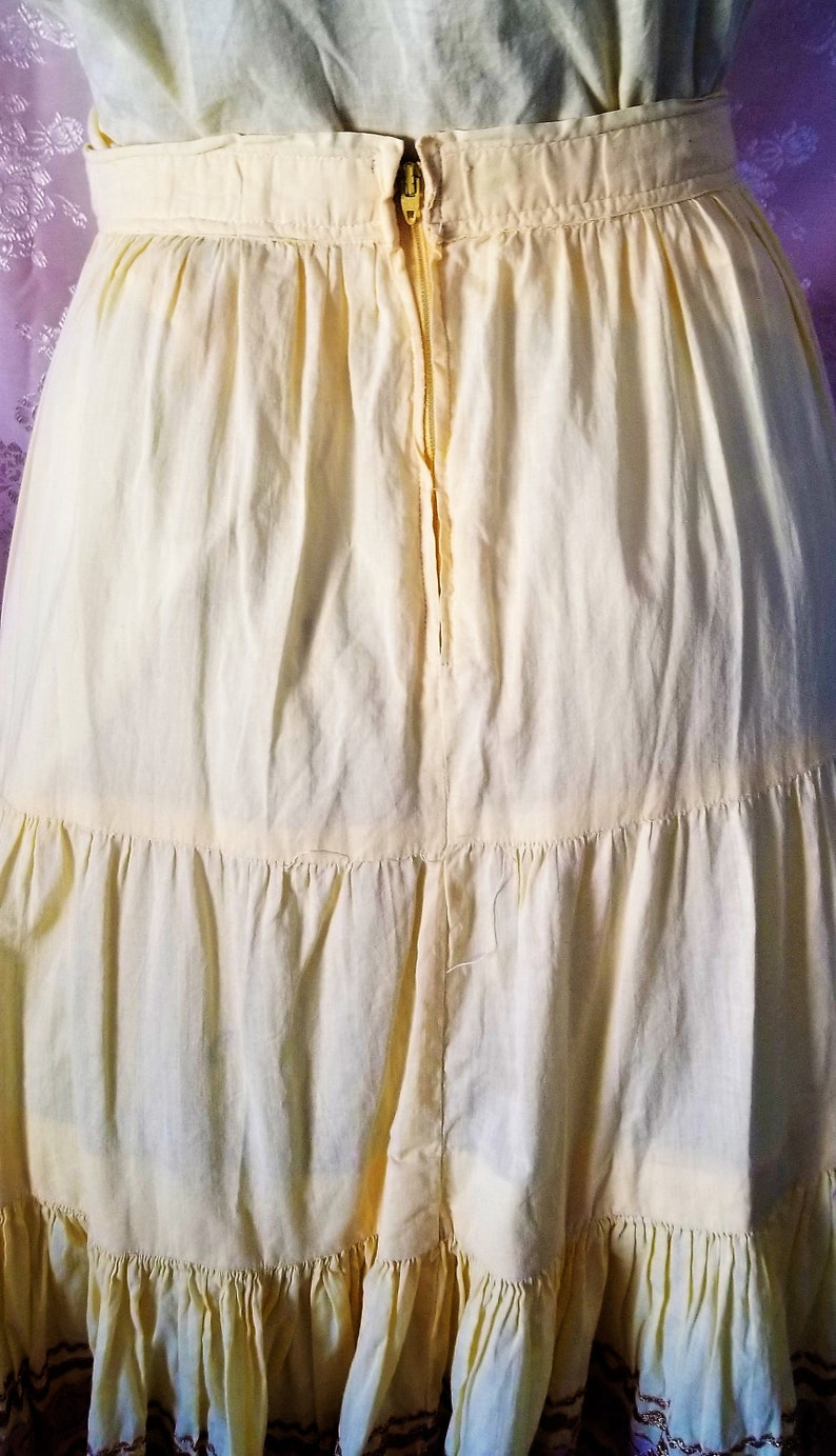 Vintage 1950s Patio Retro Rockabilly Pinup Womens Clothing 2 Piece Skirt /& Top Set Yellow Gold Ric Rac Trim Mexican inspired Southwestern