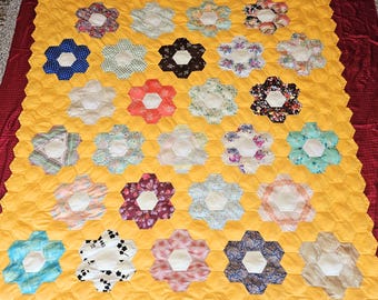 Vintage 1930s Floral Quilt: Handmade Granny's Garden Design