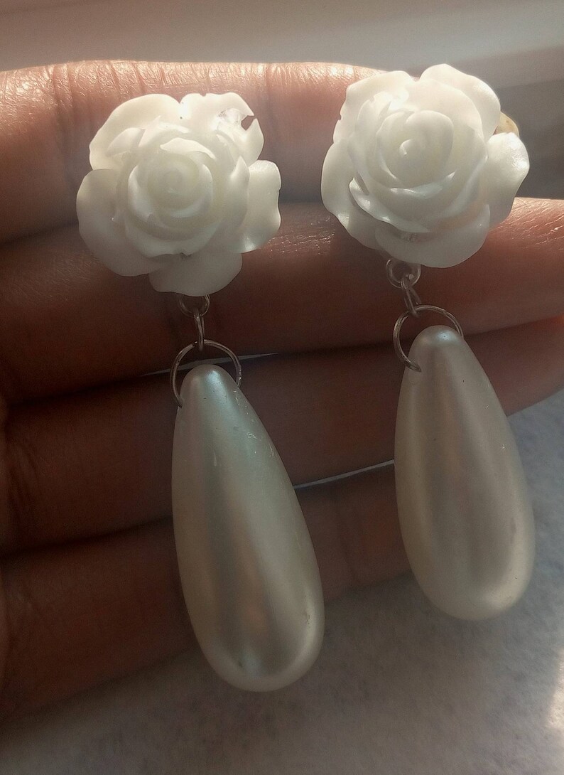 Flower Pearls Drop