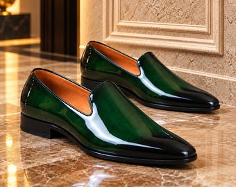 Handgefertigte grüne Lackleder-Loafer, luxuriöse Slipper (Maßanfertigung)