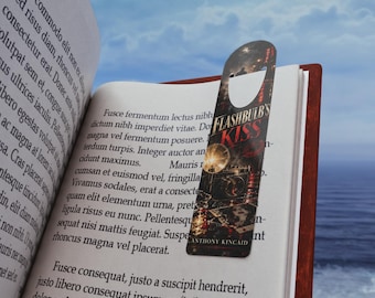 Marcapáginas El beso del flash / Marcapáginas metálico de detective noir con estilo literario