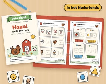Pode incluir: Um livro de atividades infantil intitulado Hazel op de boerderij com uma ilustração de um celeiro vermelho e uma galinha, apresentando uma pasta vermelha com páginas interativas, cartas de jogo correspondentes com ícones de animais.