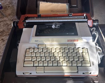 VTG Smith-Corona Coronamatic 2200 Electric Typewriter Working W/Keys Case Prop