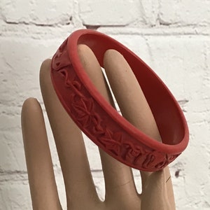 Vintage Chinese Carved Red Cinnabar Bangle Bracelet Leaves Vines