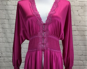 Vintage 70s Vanity Fair Fuchsia Purple Nylon Robe Smocked Fitted Waist Button Up M