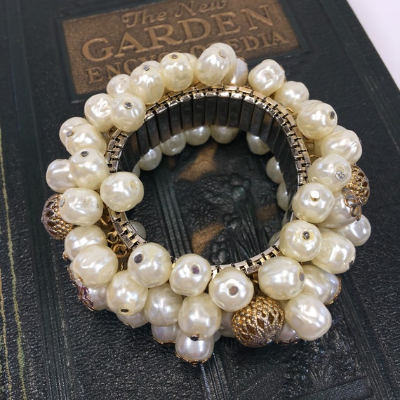 Vintage Chunky Faux Pearl Expandable Cuff Bracele… - image 6