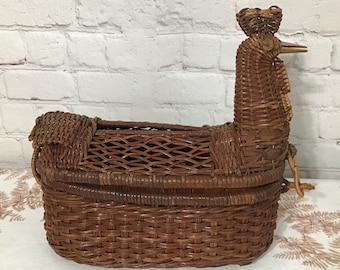 Vintage Wicker Chicken Basket Tissue Holder Hen With Tissue Dispenser Slot