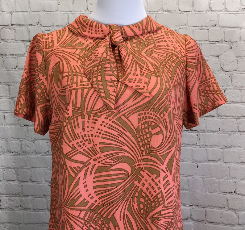 1960/'s Betty Hartford Crepe Day Dress Size 16 Coral Pink /& Tan Short Sleeve Collar with Neck Tie