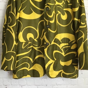 Rare First Break Sports Coat Hawaiian Blazer Tiki Jacket 36 R Green Abstract Print Sandwich Isles 1960s image 4