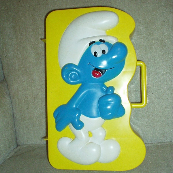 Vintage Smurf Case with 35 Smurf Figurines FREE SHIPPING