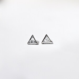 14k gold triangle cut diamond stud earrings