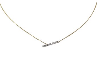 Zarte Halskette mit Diamanten