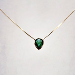 14k Gold Pear Shaped Natural Green Emerald Necklace