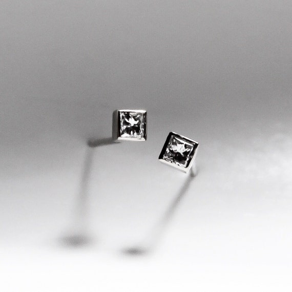 14k gold princess cut diamond stud earrings