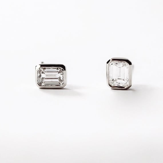 1 carat emerald online cut diamond earrings