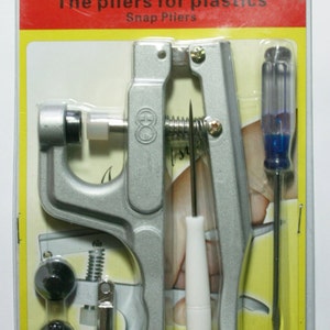 KAM Snap Pliers Plastic Resin with Awl for Bibs Scarves Diapers