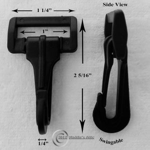 Puede incluir: Gancho giratorio de plástico negro con una abertura de 2,5 cm de ancho y una longitud de 6,3 cm. El gancho tiene un grosor de 0,6 cm. El gancho se muestra desde la parte delantera y lateral.