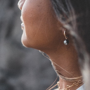 Tahitian Pearl Huggie Hoop Earrings – Minimalist Gold or Silver Pearl Earrings for Women