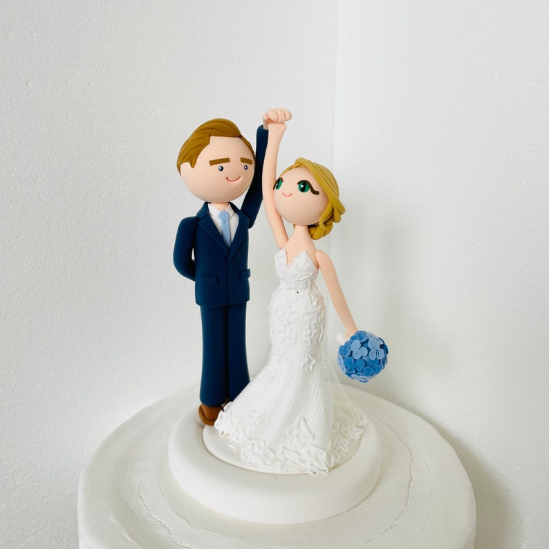 Dancing Bride and Groom Wedding Cake Topper: Mr & Mrs - Etsy