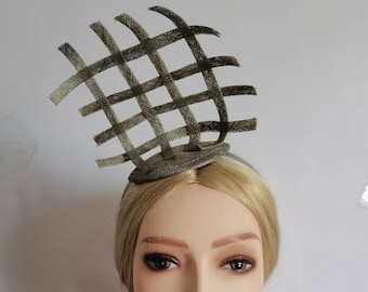 Neue Hand gewebt grau Stirnband Fascinator Sinamay Check Kopfschmuck Royal Hochzeit Hut für Derby Ascot Rennen Hochzeit Party