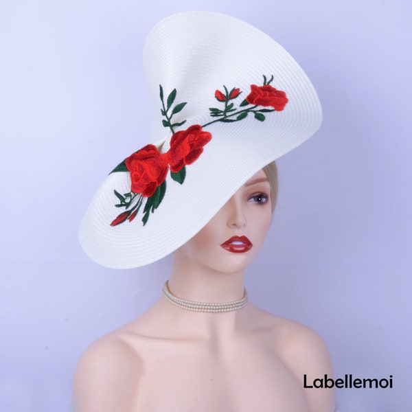Nouveau style chinois blanc/rouge/vert rétro disque soucoupe hatinator Kentucky Derby Ascot chapeau de Pâques en dentelle fascinateur de mariage avec broderie de fleurs
