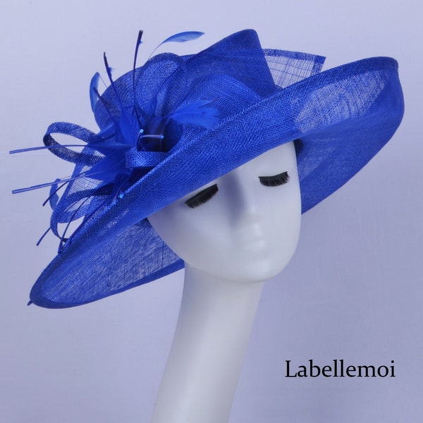 Chapeau royal bleu cobalt grande robe église sinamay chapeau fascinateur avec fleur en plumes, pour derby du Kentucky, mariage courses église