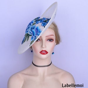 Chinoiserie Ivory/blue fuchsia/green retro sinamay disc hatinator Derby Ascot Easter lace hat wedding fascinator w/big flower embroidery