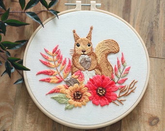 DIY Craft, Cute Squirrel Flower embroidery,Hoop Art,Hand Embroidery Art,Modern Embroidery Kit,Embroidery Pattern,Wall Decor,Home Decor,gifts