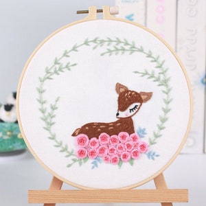 DIY Craft, Cute Deer Embroidery,Hoop Art,Flower Hand Embroidery Art,Modern Embroidery Kit,Embroidery Pattern,Wall Decor,Home Decor,gifts