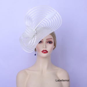 Exclusive White fascinator hat w/ feather Stripe Saucer Derby Ascot Wedding Party Church Bridal fascinator Mother of the bride Races Easter