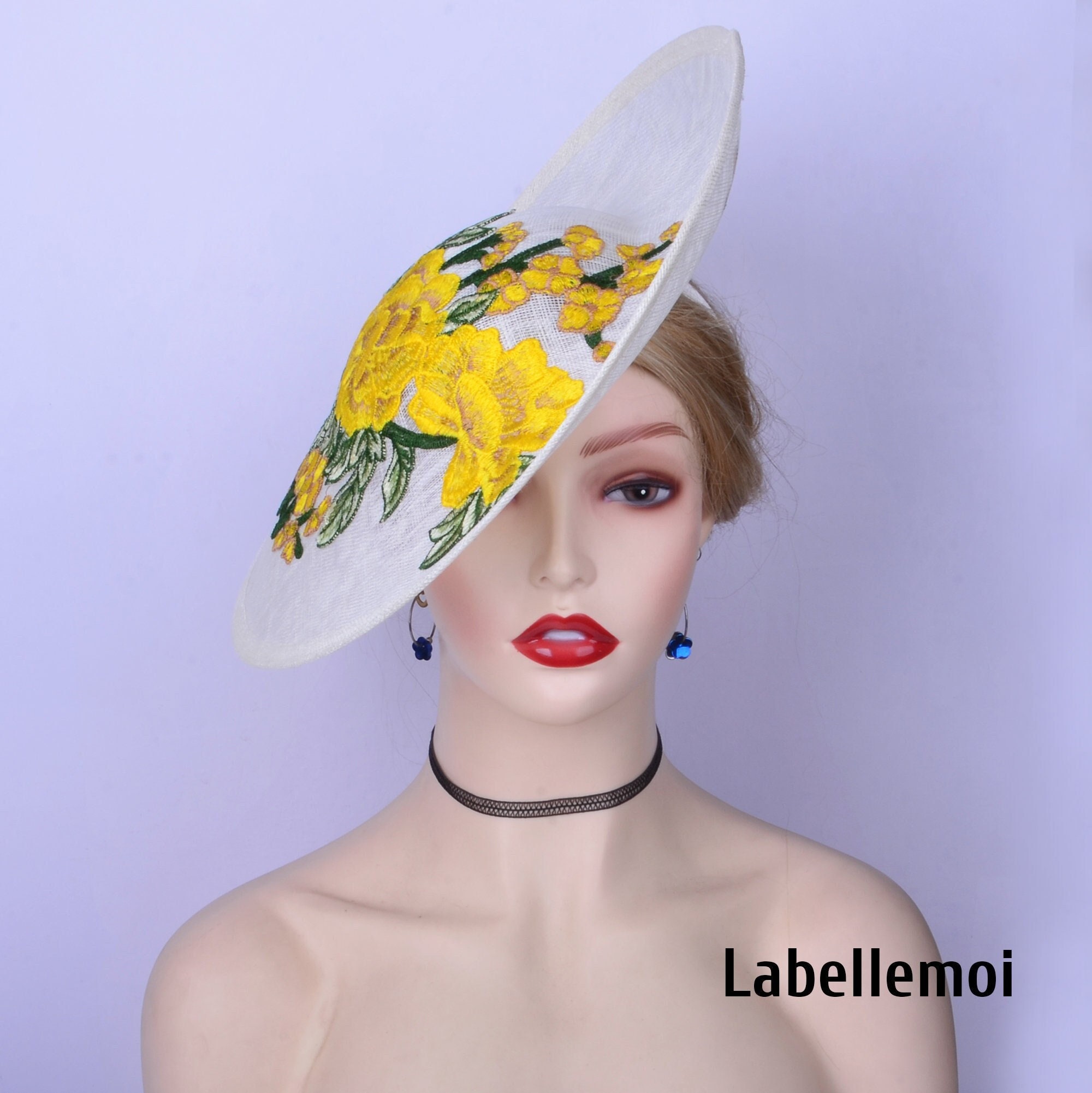 Garden Party Derby Hat – Wide Brim Straw with Ivory Peony and Floral Ribbon Wide Brim White Linen Derby Hat with Large Peony Flower  main image 3