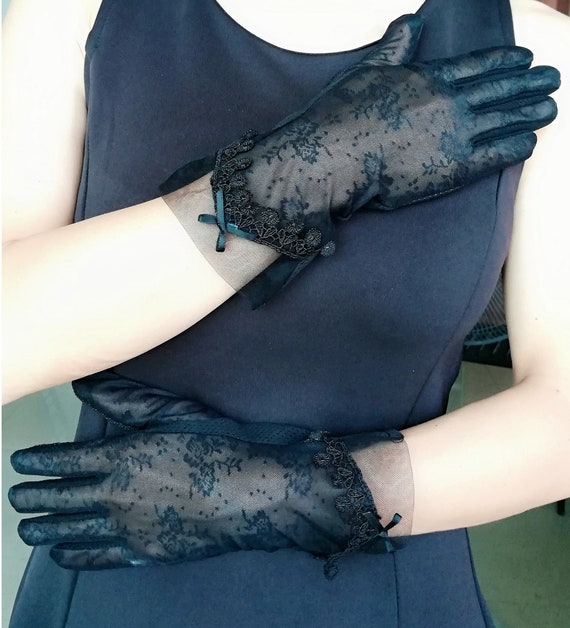 New Elegant Black Lace Glove Women display picture 1