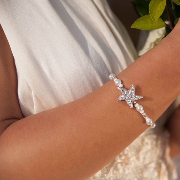Starfish Beach wedding bracelet, Sea star Bridal jewelry, Gift for her, Bridesmaid gift, Gift for women, Elastic pearl bracelet