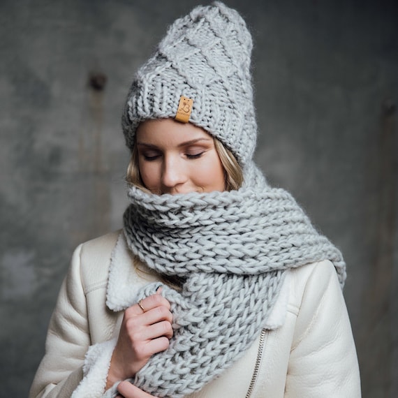 Women's Winter Warm Knit Hat Gloves Scarf Set