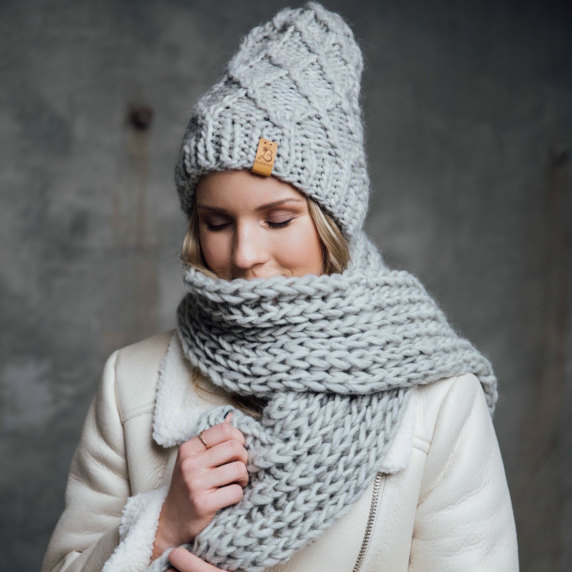 Ladies Winter Chunky Knit Beanie Hat & Scarf Set 