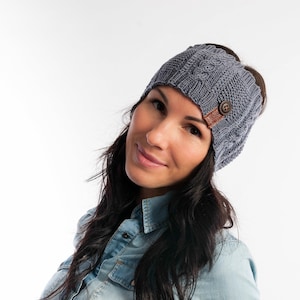 Ponytail beanie, gray hand knit beanie cap, Messy bun beanie, Cable knit winter hat, Merino wool
