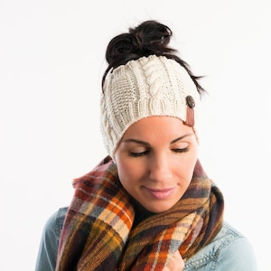 Messy bun beanie, Ponytail beanie, cable knit beanie,  Merino wool winter headband for woman, handmade winter hat in white
