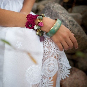 Häkelarmband, Gehäkelter Armreif, Häkelarmband, Häkelarmband, Geschenk für ein Boho Mädchen, Teenager, Frauen, mehr Farben Bild 3