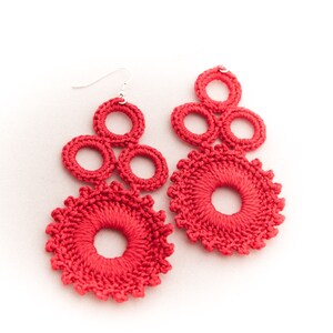 Rote Ohrringe, Geschenkidee für Frauen, häkeln Aussage Ohrringe, Geschenk unter 15, Geschenk für sie, Damen Kronleuchter Ohrringe, Farben Bild 3